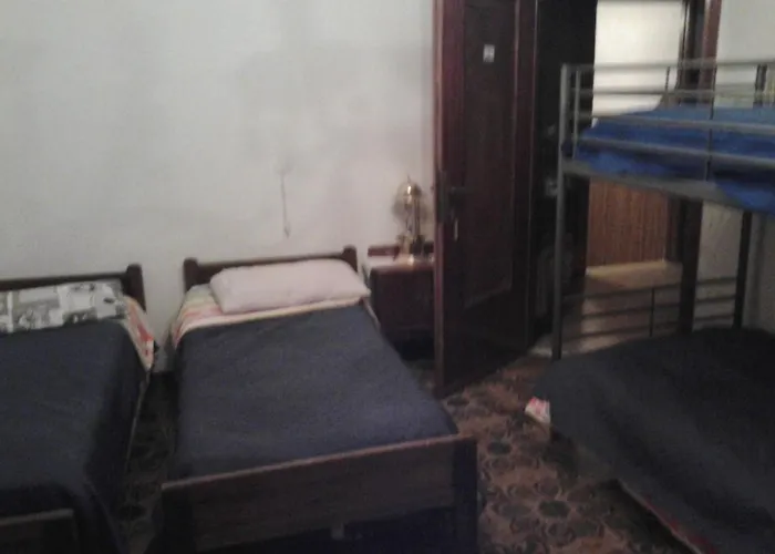 Lontani Da Casa